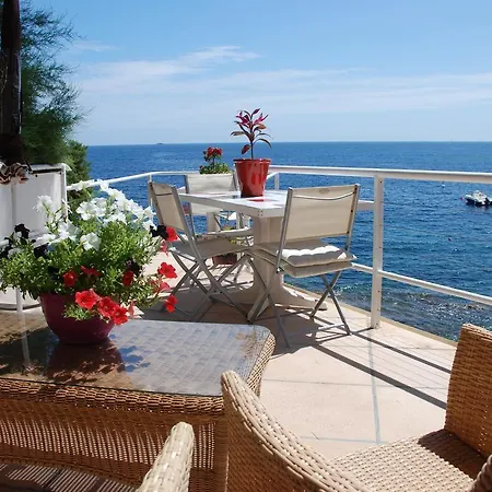 Holiday home Et Bateau Pieds Dans L Eau Carqueiranne
